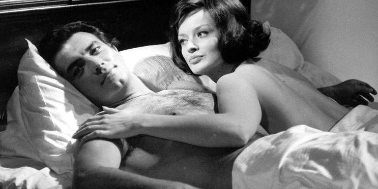 Pierre Brice s herečkou Janou Brejchovou ve filmu "Výstřely v tříčtvrtečním taktu" z roku 1965.