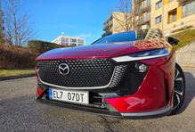 Neudělala ho ale sama, vypůjčila si čínský Deepal L07 a oblékla mu vlastní kabátek.