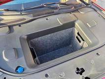 Vpředu je pak 72litrový frunk.