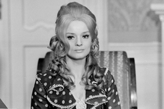 Jana Brejchová roli Pauly v televizním seriálu F. L. Věk (1971).