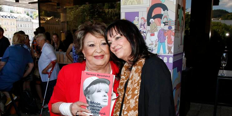 Jiřina Bohdalová s Terezou Brodskou