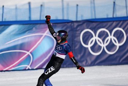 Zuzana Maděrová slaví postup do finále paralelního obřího slalomu na ZOH 2026