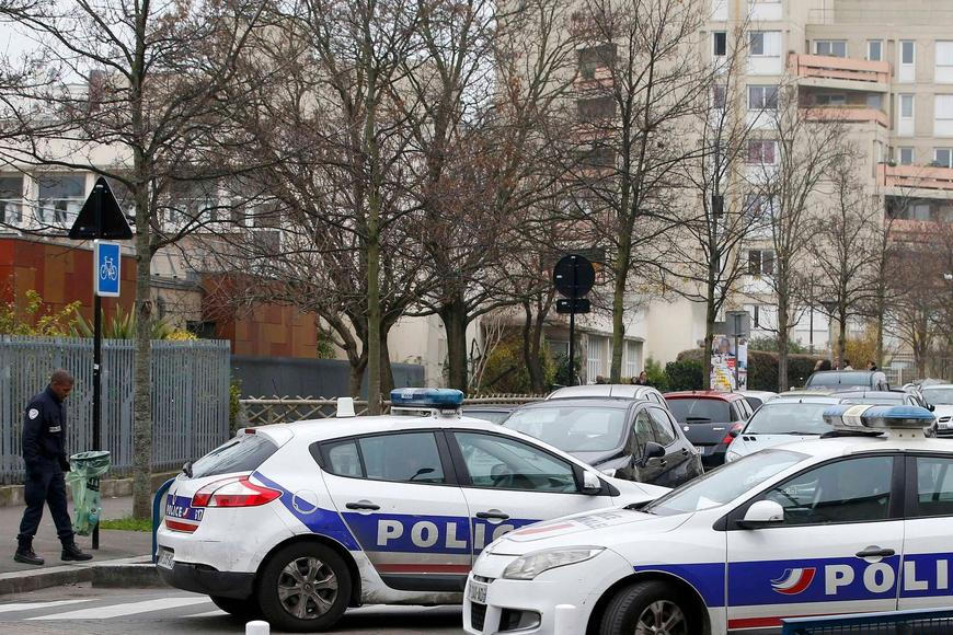 Soudkyni a její matku našli svázané v garáži v Grenoblu. Policie zatkla pět podezřelých