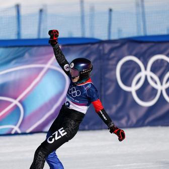 Zuzana Maděrová slaví postup do finále paralelního obřího slalomu na ZOH 2026