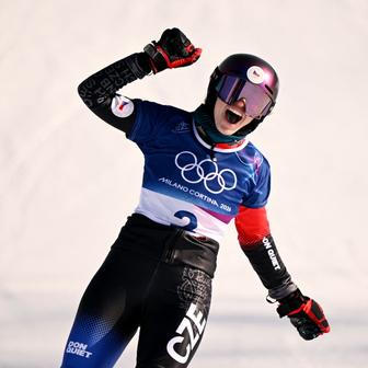 Zuzana Maděrová slaví postup do finále paralelního obřího slalomu na ZOH 2026