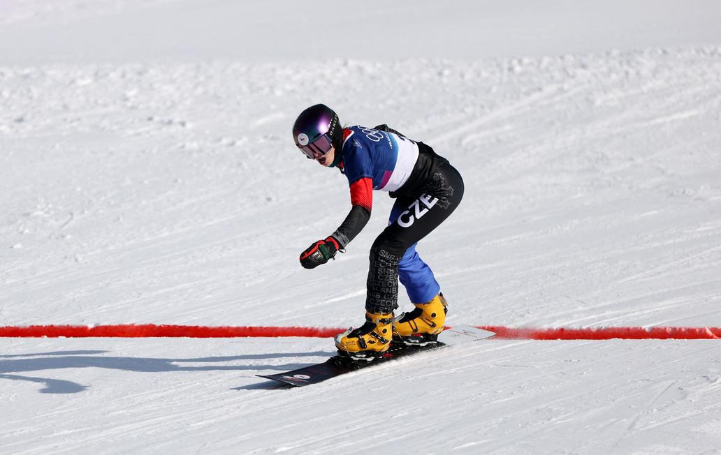 Zuzana Maděrová v cíli semifinále paralelního obřího slalomu na ZOH 2026