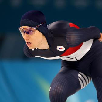 Rychlobruslař Metoděj Jílek v závodě na 5000 m na ZOH 2026