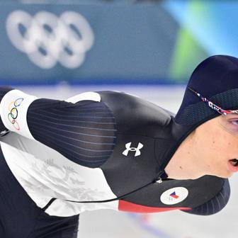 Metoděj Jílek v závodě rychlobruslařů na 5000 m na ZOH 2026