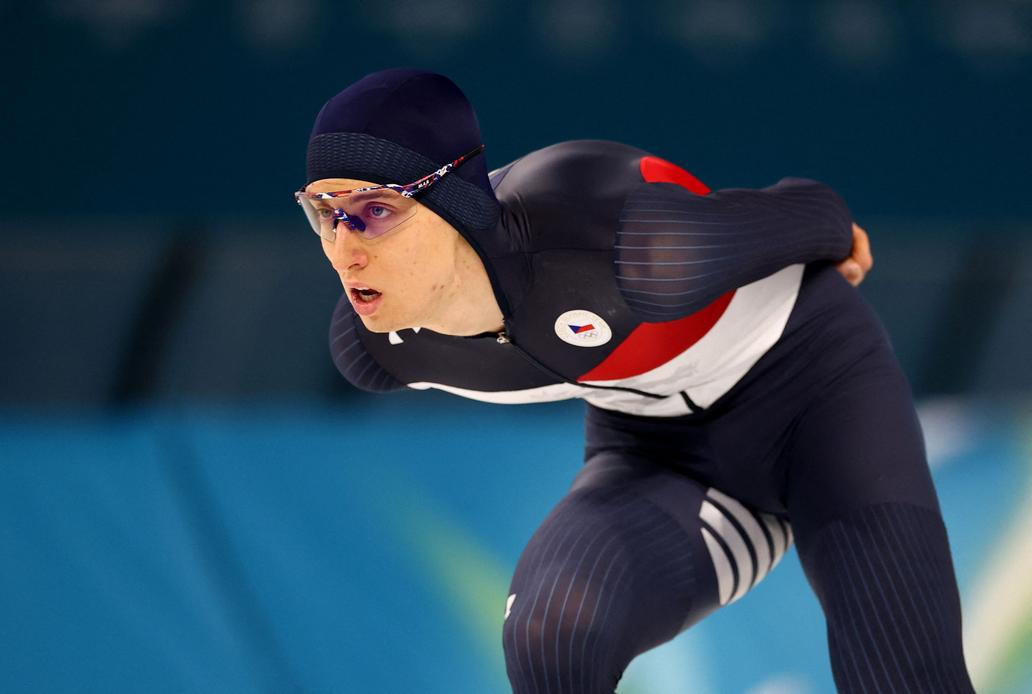 Rychlobruslař Metoděj Jílek v závodě na 5000 m na ZOH 2026