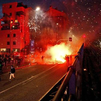 „Nepřátelé Itálie!“ Meloniová obvinila radikály z útoku na olympijský Milán