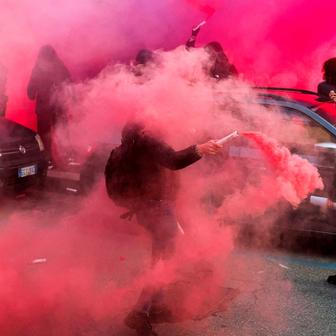 „Nepřátelé Itálie!“ Meloniová obvinila radikály z útoku na olympijský Milán