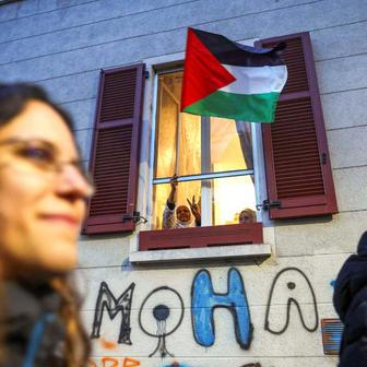 „Nepřátelé Itálie!“ Meloniová obvinila radikály z útoku na olympijský Milán