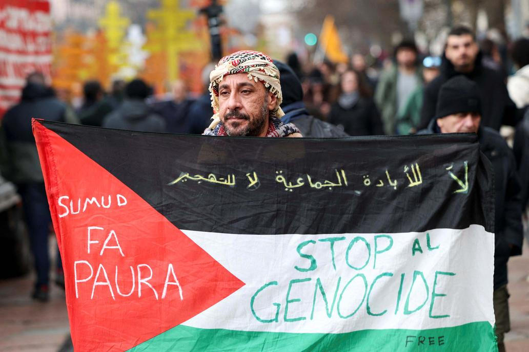 „Nepřátelé Itálie!“ Meloniová obvinila radikály z útoku na olympijský Milán