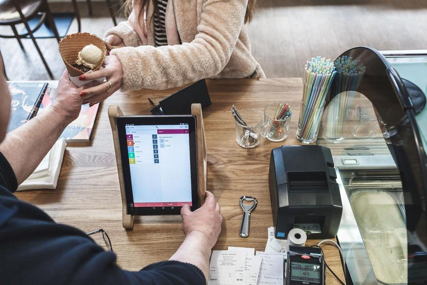 Odmítne-li drobný podnikatel EET, bude moci zvolit náhradní variantu