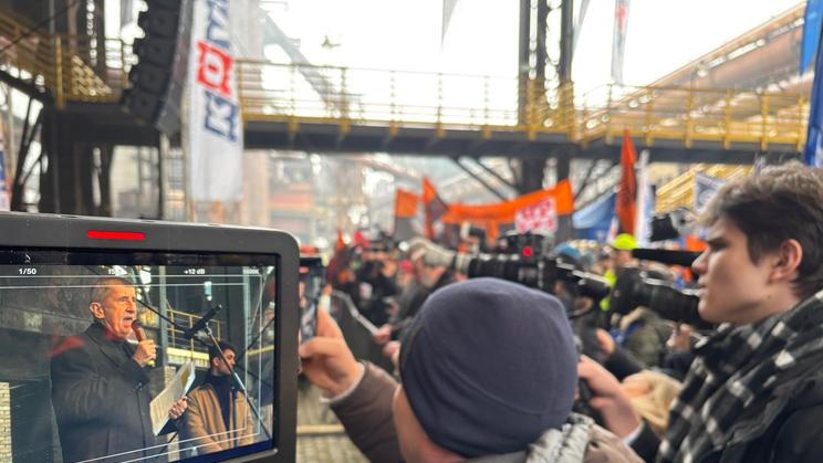 Odboráře v Ostravě z pódia pozdravil i Andrej Babiš a zlobil se, proč Ostrava oslavovala ukončení těžby černého uhlí, když prý jde o nelogický krok.
