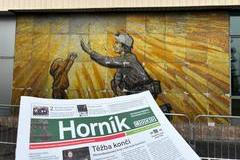 Děda, otec, syn. Není vůbec výjimečné, že uhlí ve Slezsku dávalo práci hned několika generacím celých rodin. Teď je po všem.