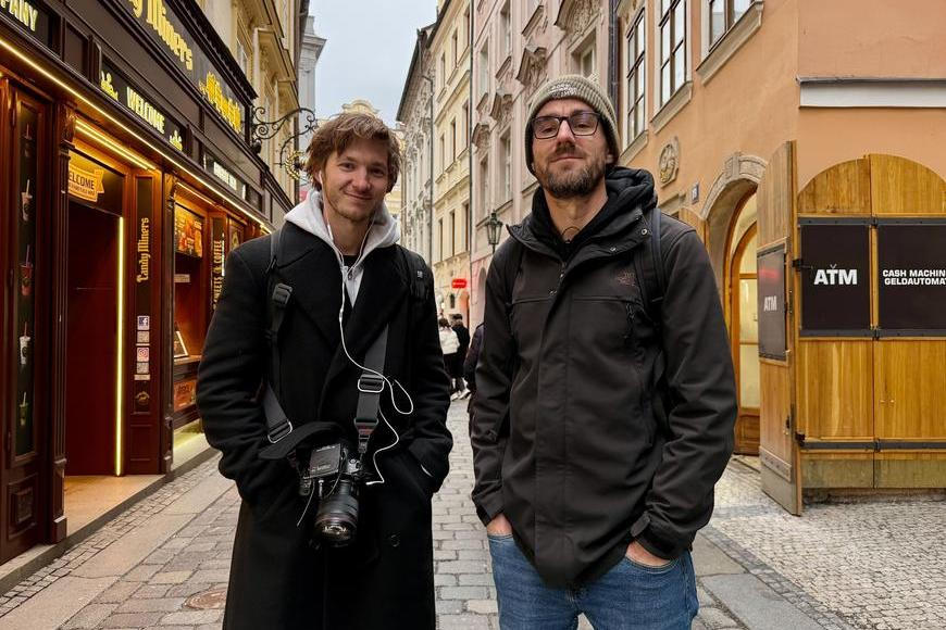 Praha, podvody, shnilá jablka a fanoušci. Den s Jankem Rubešem bez cenzury