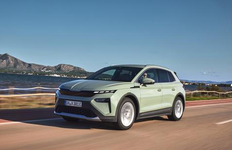 Škoda Elroq vyhrála letošní anketu Auto roku v ČR.