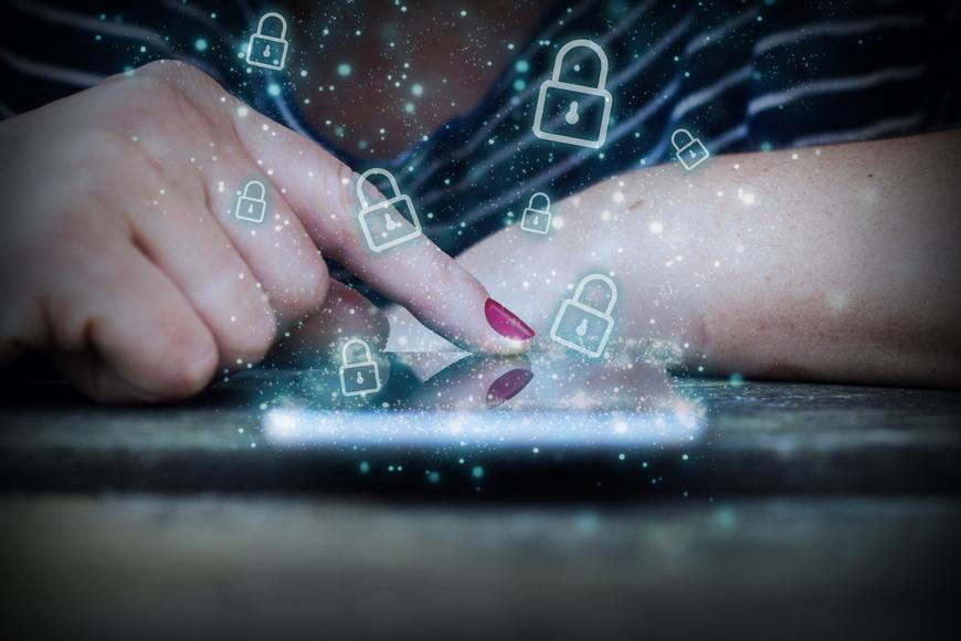 Evropská komise představila plán na ochranu mladých před kyberšikanou