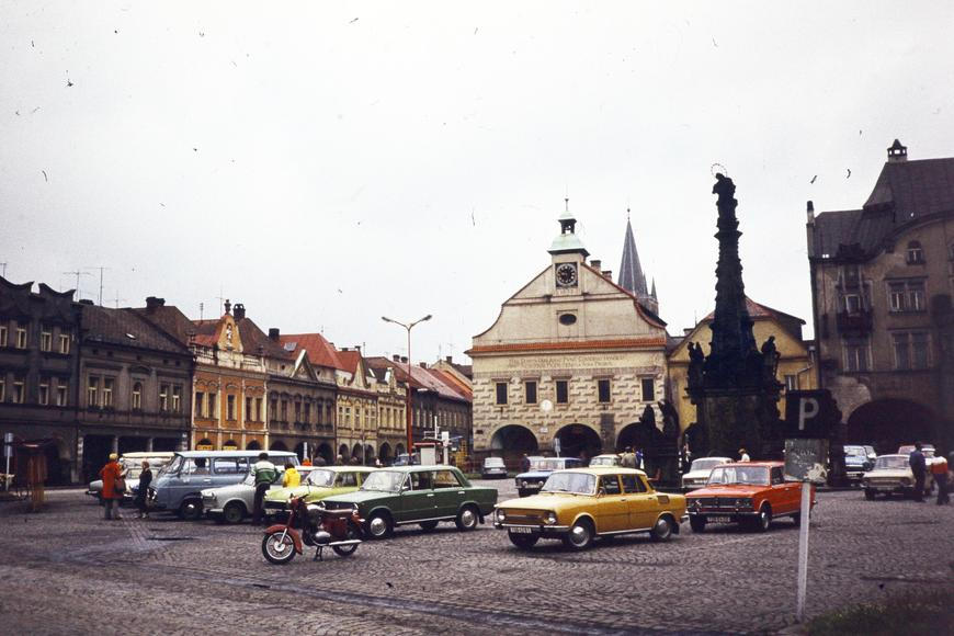 V registru je 800 tisíc aut, která nelze odhlásit. Právník uvádí absurdní důvod, proč