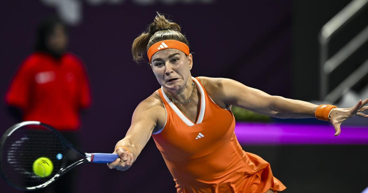 Muchová zvládla národní derby a vyzve Plíškovou. Dauhá tak čeká česká čtvrtfinalistka