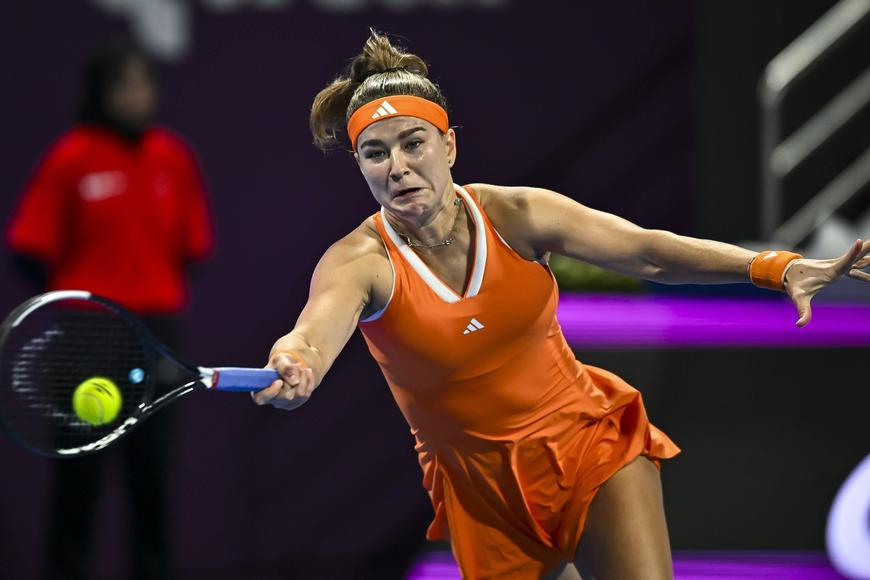 Muchová zvládla národní derby a vyzve Plíškovou. Dauhá tak čeká česká čtvrtfinalistka