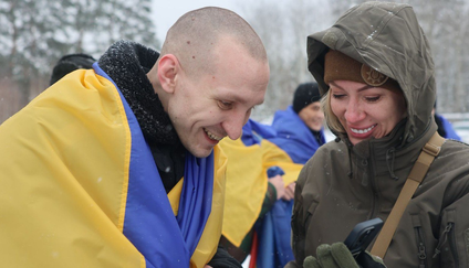 Ukrajinský koordinační štáb uvedl, že se z ruského zajetí vrátilo 150 vojáků, gardistů a pohraničníků a sedm civilistů, 139 bylo v zajetí od roku 2022. Nejmladšímu propuštěnému obránci vlasti bylo 23 let. Byl zajat jako devatenáctiletý při obraně Mariupolu, ruský soud ho odsoudil na doživotí. 5. února 2026.