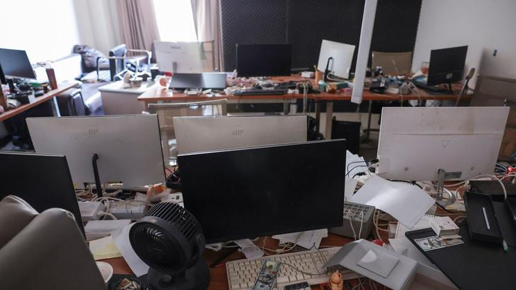 Jedno z podvodnických center v Kambodži po zásahu autorit.