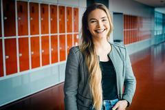 Lucie Ráčková se ve svém výzkumu zaměřuje na to, jak lidský organismus reaguje na extrémní stres a dlouhodobou izolaci. Podle jejích slov je akademické prostředí stále nastaveno spíše pro muže, přesto si v něm dokázala vybudovat silnou pozici.