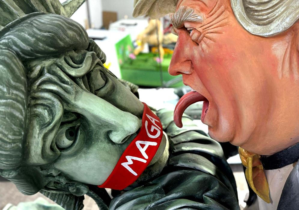 Bez kalhot a bez cenzury: Trump a spol. míří na německý karneval