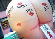 Bez kalhot a bez cenzury: Trump a spol. míří na německý karneval