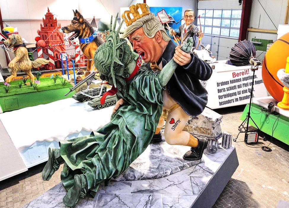 Bez kalhot a bez cenzury: Trump a spol. míří na německý karneval