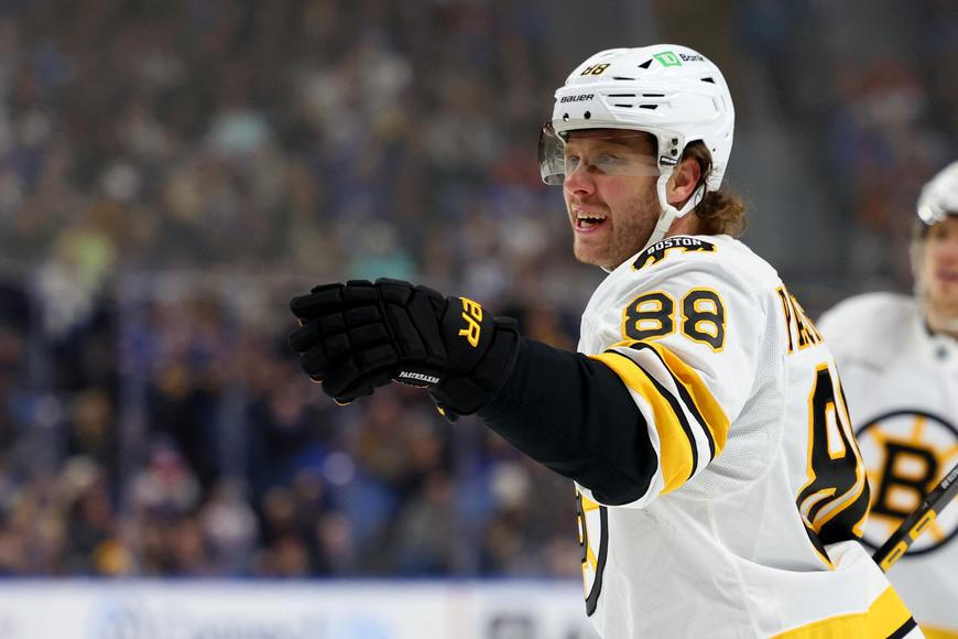 „Šíleně výhodný.“ Z Pastrňáka je jackpot, zachraňuje Boston v klíčovém žebříčku