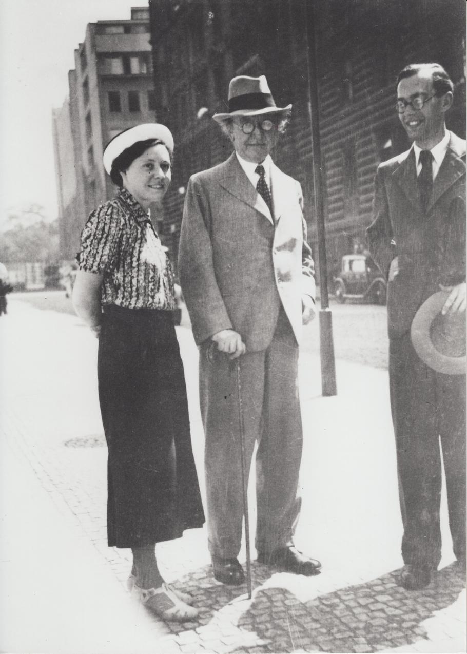 Profesor pražské konzervatoře Vitězslav Novák a dirigentka Vítězslava Kaprálová.