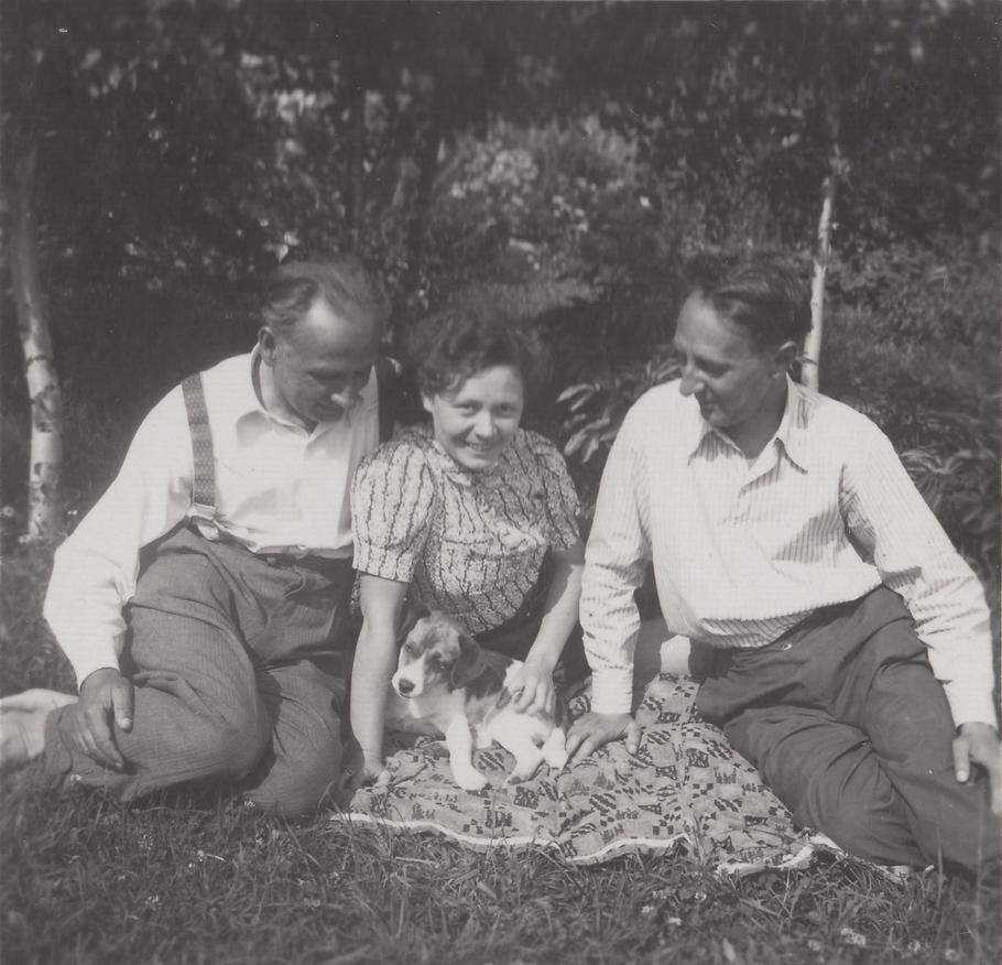 Vítězslava Kaprálová s tatínkem Václavem Kaprálem a Bohuslavem Martinů.