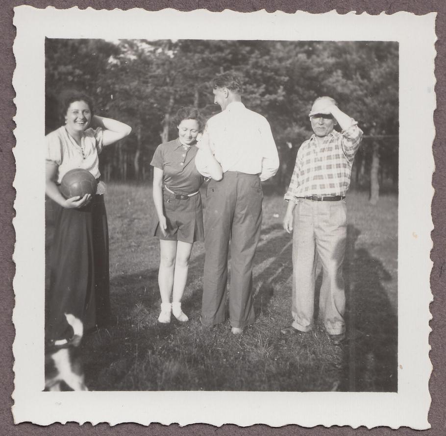 Zdena Duchoslavová, Vítězslava Kaprálová, Bohuslav Martinů a Jaroslav Křička.