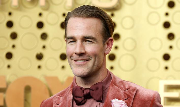 Po boji s rakovinou zemřel americký herec James Van Der Beek, bylo mu 48 let.
