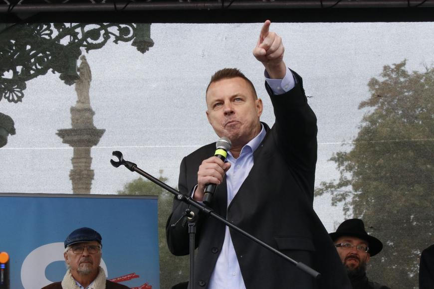 „Pane Rajchle, vy škůdče a nepříteli demokracie.“ Profesor Hel zveřejnil ostrý vzkaz