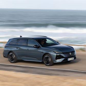 České zastoupení cílí především na firemní klientelu, právě proto se v nabídce nadále drží turbodiesel.