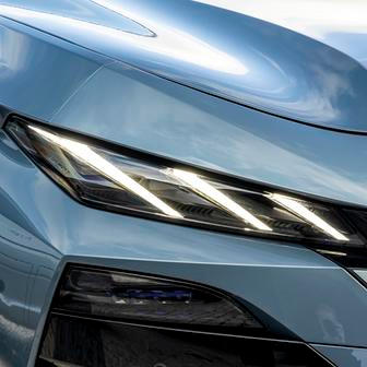 Přední světla mohou mít technologii Matrix LED.