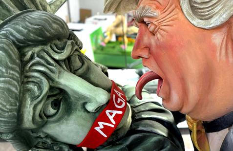 Bez kalhot a bez cenzury: Trump a spol. míří na německý karneval