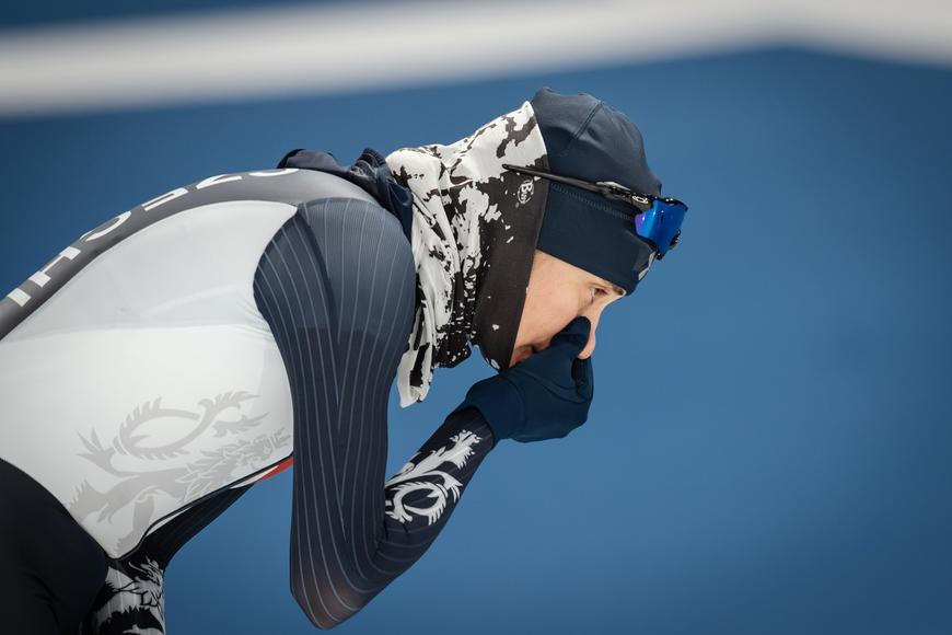 Sympatický začátek, vyčerpání v cíli. Nemocná Sáblíková na pětce vydřela 11. místo