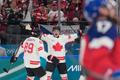 Bo Horvat slaví gól v zápase Česko - Kanada na ZOH 2026