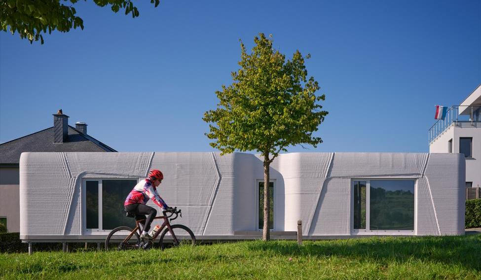 Projekt přináší víc než jen nový dům. Přináší změnu perspektivy a ukazuje, že tradice a inovace se nevylučují. 