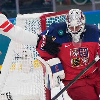 Lukáš Dostál v zápase Česko - Kanada na ZOH 2026