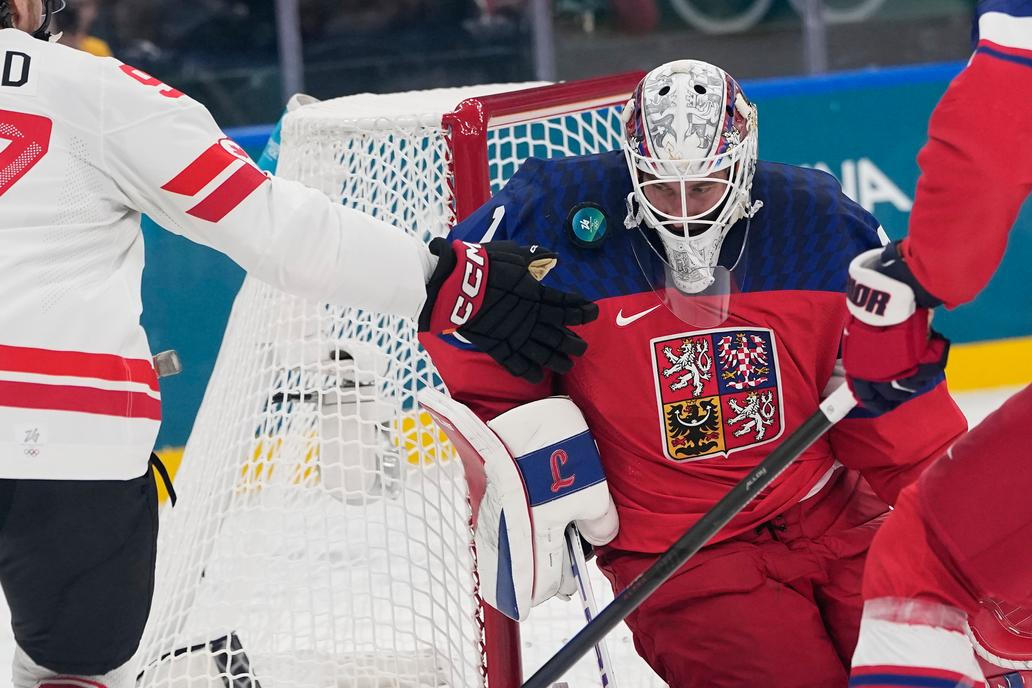 Lukáš Dostál v zápase Česko - Kanada na ZOH 2026