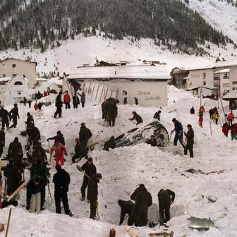 \b\LAVINA SNÍH POČASÍ záchranáři