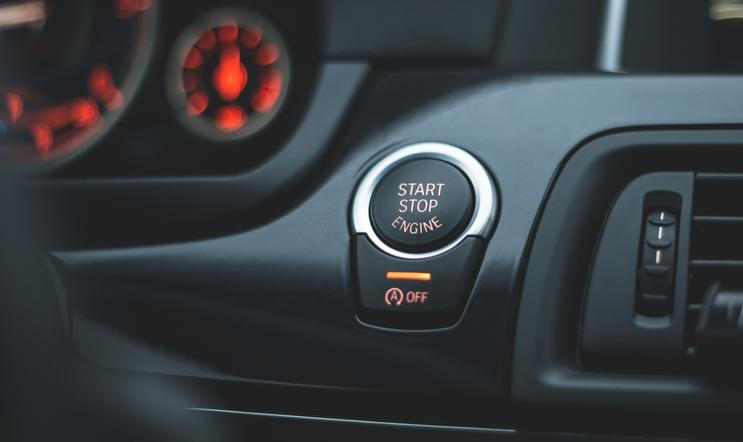 V USA chtějí zrušit systém stop-start.