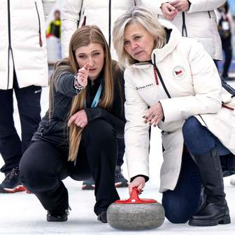 Hokejový dres č. 61 a prezident, který si to opravdu užívá