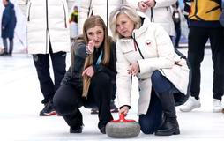 Hokejový dres č. 61 a prezident, který si to opravdu užívá